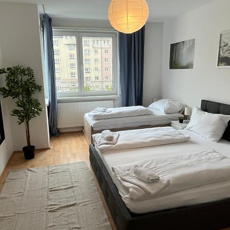 Cool Schonbrunn Apt 2Br Apartment Vienna Exterior photo